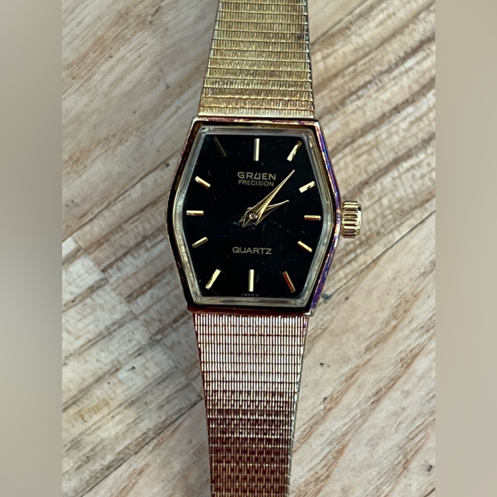 Gruen Precision Ladies Watch Vintage Gold Tone Adjustable Bracelet Black Dial